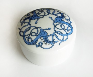 Miniskrin porselen med vikingmotiv Urnes