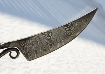 Damaskus Kniv med lærslir mønstersmid